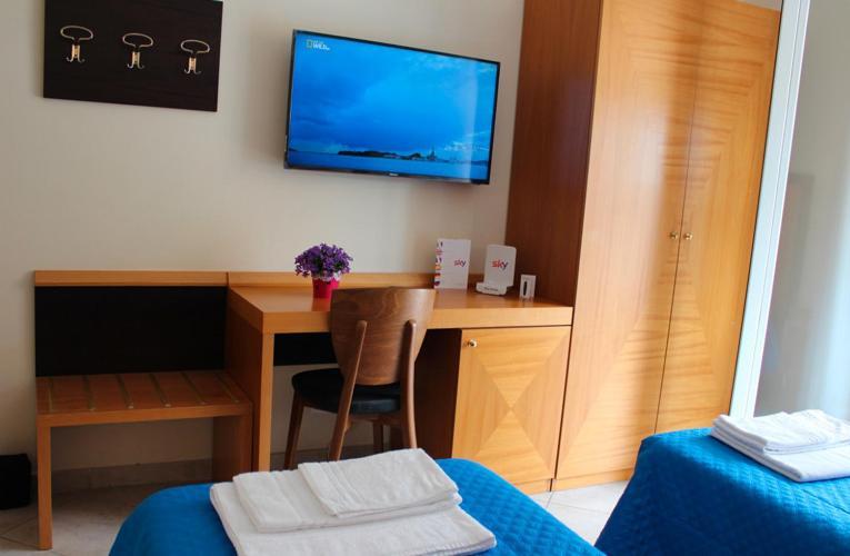 Hotel Mare Azzurro Terracina Exteriör bild
