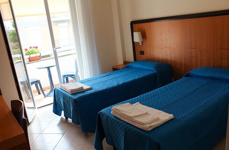 Hotel Mare Azzurro Terracina Exteriör bild
