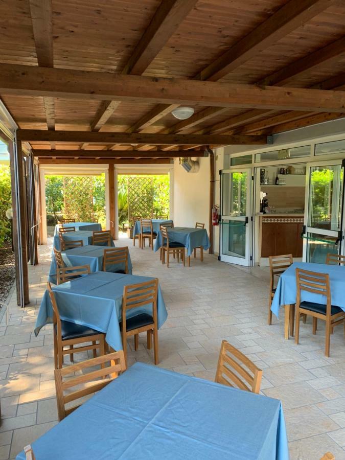 Hotel Mare Azzurro Terracina Exteriör bild