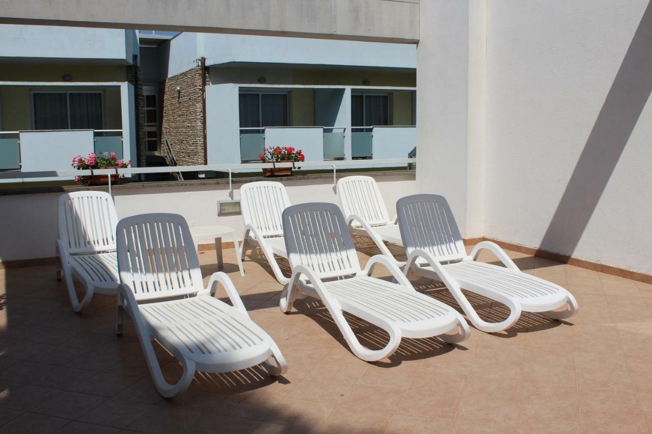 Hotel Mare Azzurro Terracina Exteriör bild
